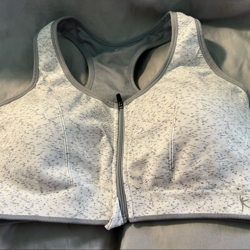 Sports bra